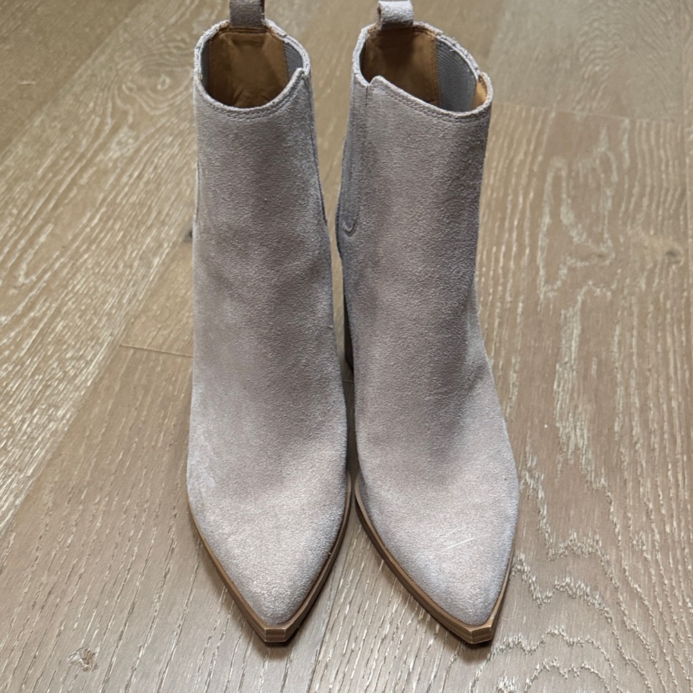 Marc Fisher walnut color  Suede Ankle Booties size 8
Worn once as per pictures